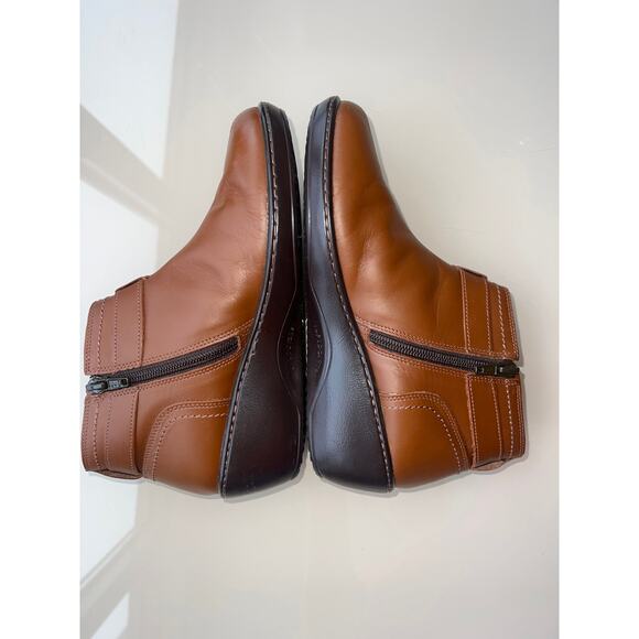 Romulo Women’s Leather Booties - Size 6 - Picture 10 of 13